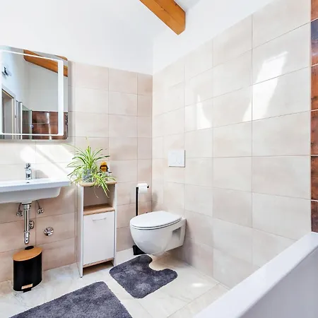 Stunning In Fradelani With Wifi Holiday home *