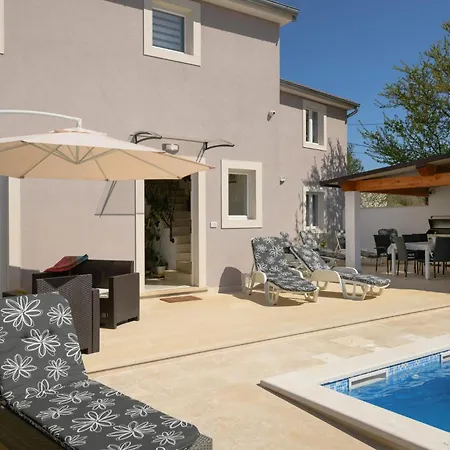 Stunning In Fradelani With Wifi Holiday home *